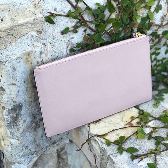 NWT Michael Kors XL Zip perforated Clutch pink - Picture 3 of 7